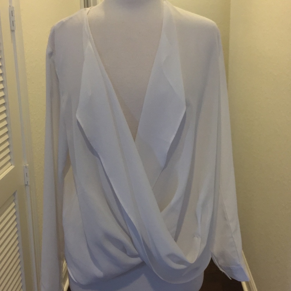 ✨Tobi- Sz-M-Chiffon Open Front Top✨No Trades